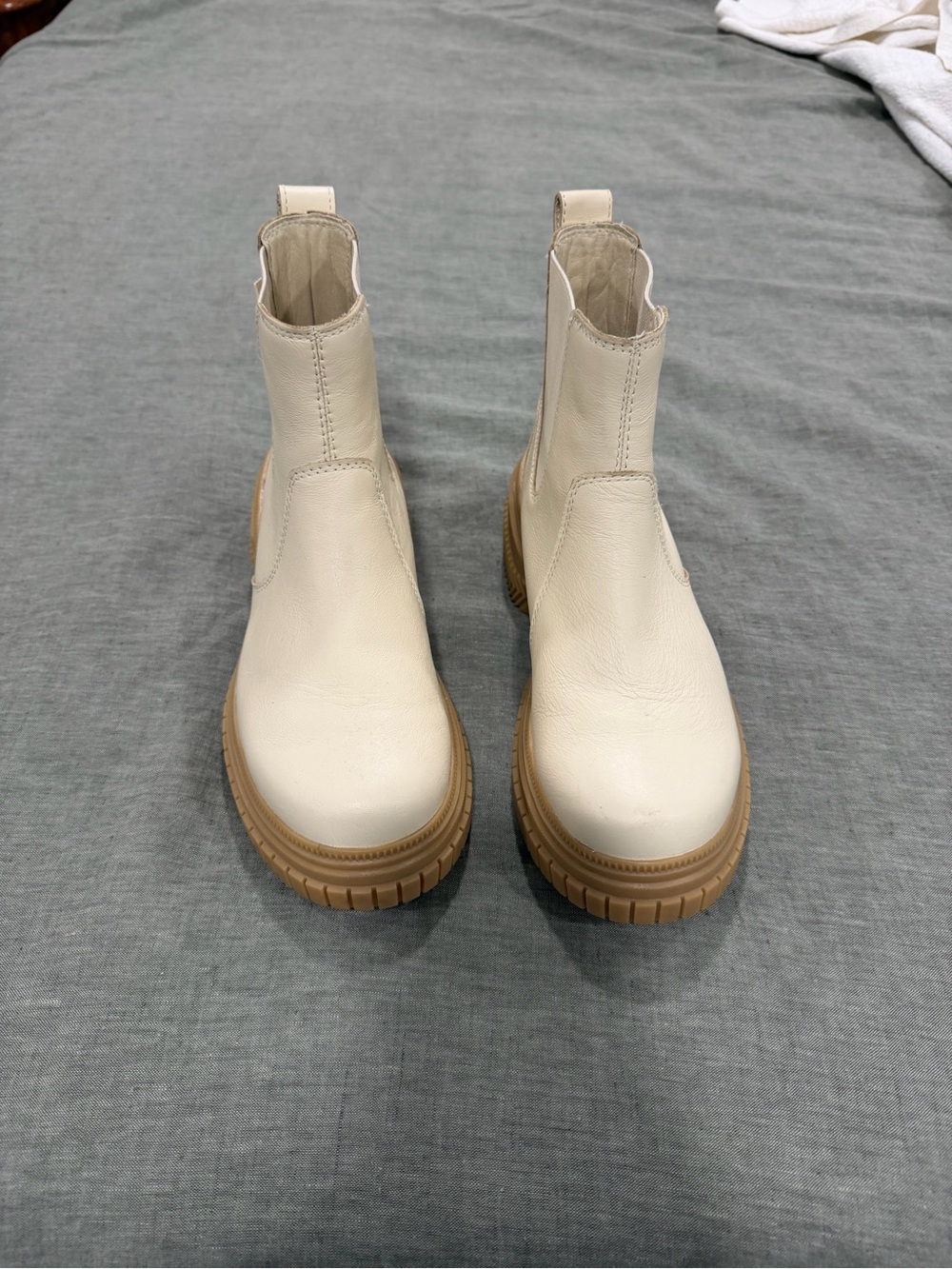 Sorel women’s leather Ona Ave Chelsea